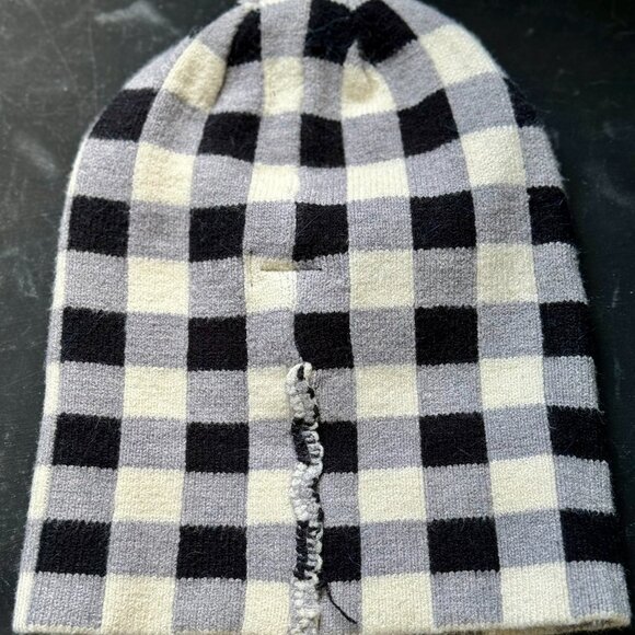Steve Madden Black, White and Grey Checkered Beanie NWOT - Picture 4 of 5